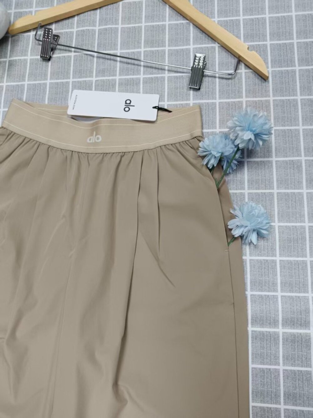 Gravel ALO Yoga🌸Suit Up Trouser（Regular）| Relaxed Fit💗Everyday Versatile Chic - Picture 5 of 9
